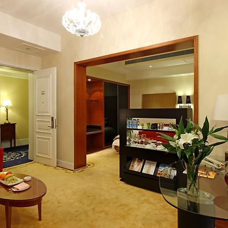 Alton Hotel Wuhu Экстерьер фото