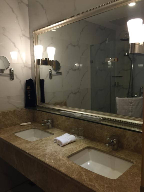 Alton Hotel Wuhu Номер фото